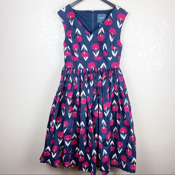 Modcloth Dresses & Skirts - ModCloth Fit & Flare navy floral tulle dress